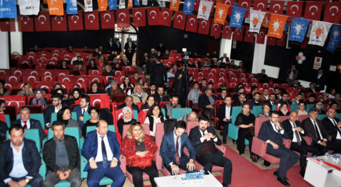 AK PARTİ Mudanya’da gençler başkan seçti