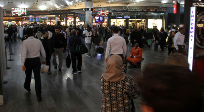 Atatürk Havalimanı’nda yılbaşı yoğunluğu devam ediyor