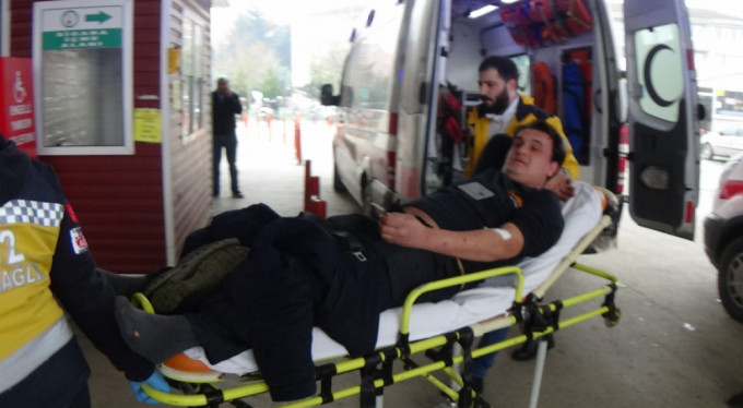 Bursa’da 2 metre yükseklikten düşen işçi yaralandı