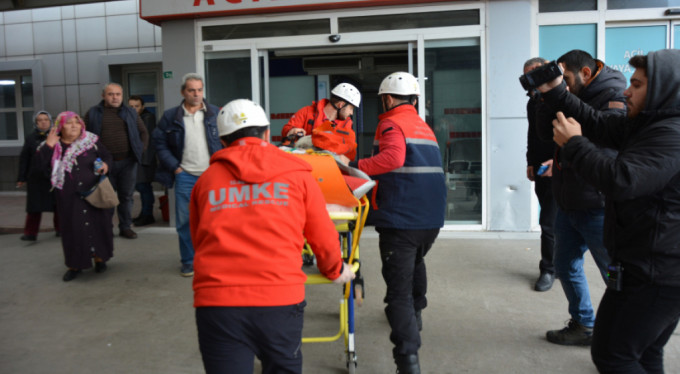 Bursa’da donmak üzere olan adam son anda kurtarıldı