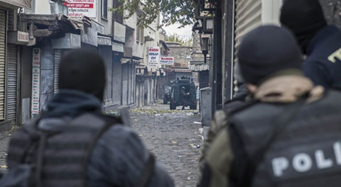 Diyarbakır’da çatışma: 2 polis yaralı