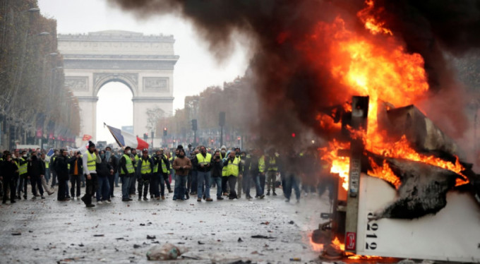 Fransa’da Sarı Yelekliler eylemlerinde ölenlerin sayısı 10’a yükseldi