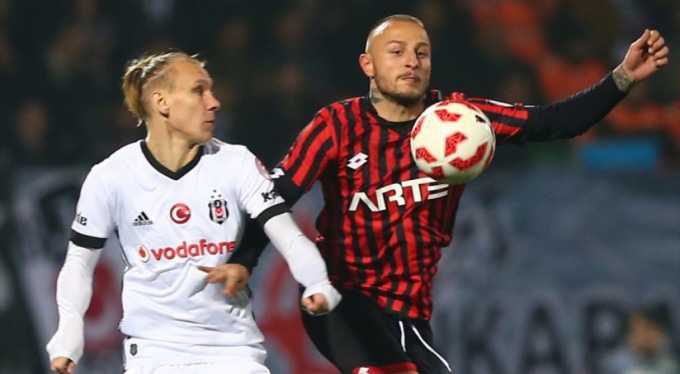 İlk yarı finalist Beşiktaş