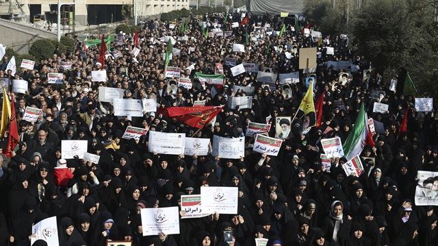 İran’da 2 gösterici öldü