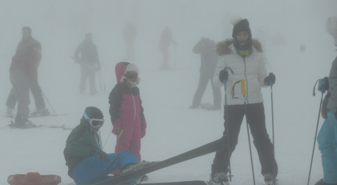 Uludağ’da kayakçıları sis bile