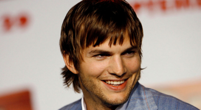 Ashton Kutcher’dan Demi Moore’un ‘üçlü cinsel ilişki’ iddialarına yanıt