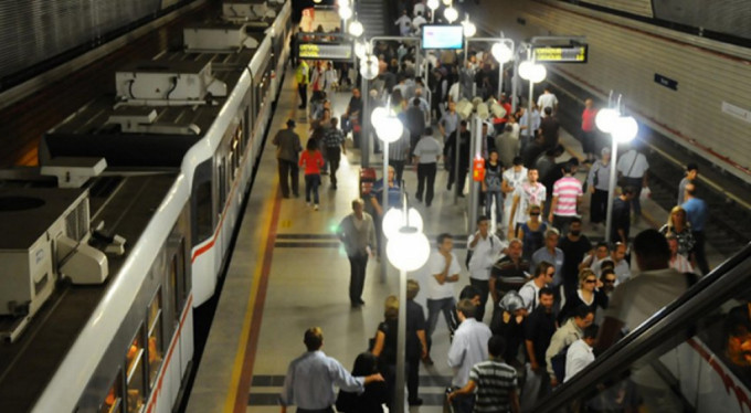 Atatürk Havalimanı’na metro seferleri durduruldu