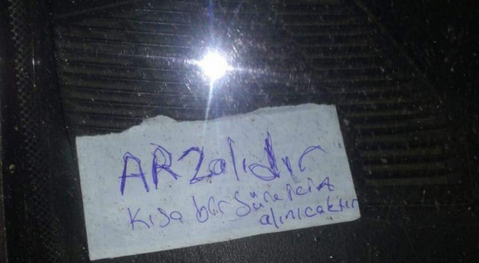 Bursa’da çaldıkları arabanın üzerine not yazıp bıraktılar