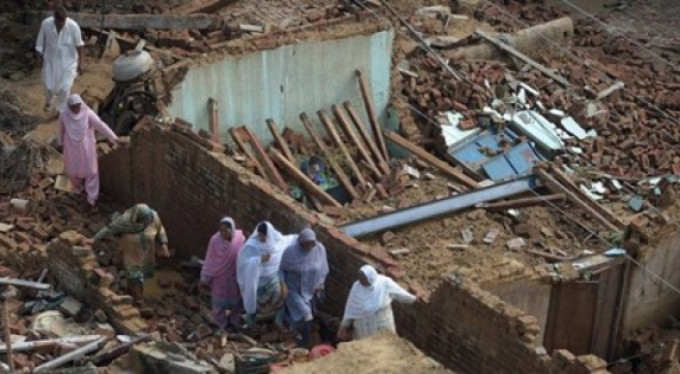 Keşmir depreminde ölü sayısı 37’ye yükseldi