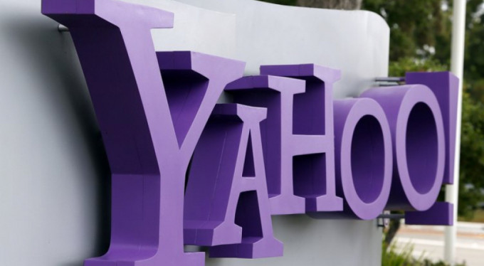 Yahoo logosunu değiştirdi!