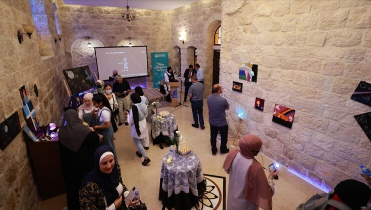 Filistinli genç ressamların eserleri Kudüs Türk Kültür Merkezi’nde sergilendi