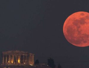 Yılın ilk Kanlı Ay Tutulması neler getirecek?