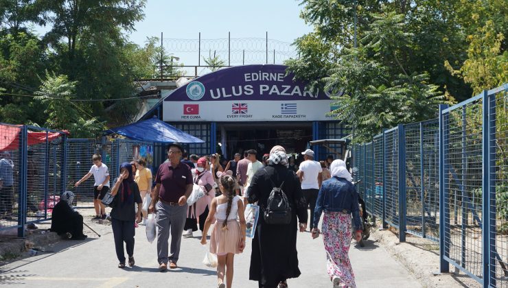 Bulgar turistler pazara akın etti, Ulus Pazarı’nda adım atacak yer kalmadı
