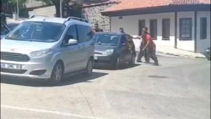 Bursa’da sürücünün yardımına polis koştu