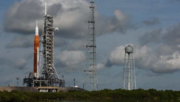 NASA, Artemis 1 roketini fırlatmaya hazırlanıyor