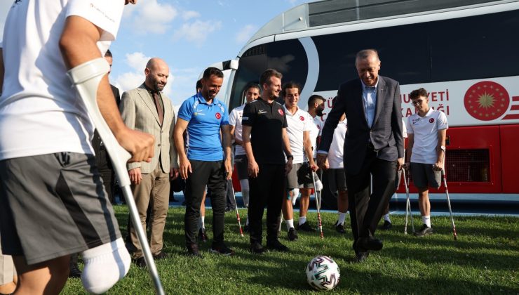 Erdoğan’dan Ampute Futbol Takımı’na ziyaret