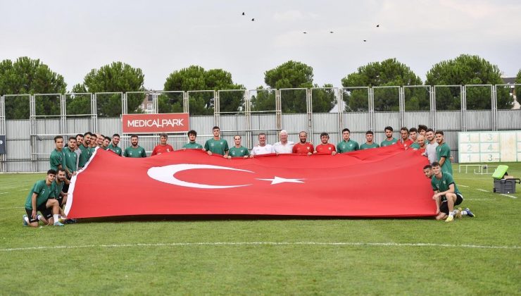 Bursaspor’da anlamlı antrenman!