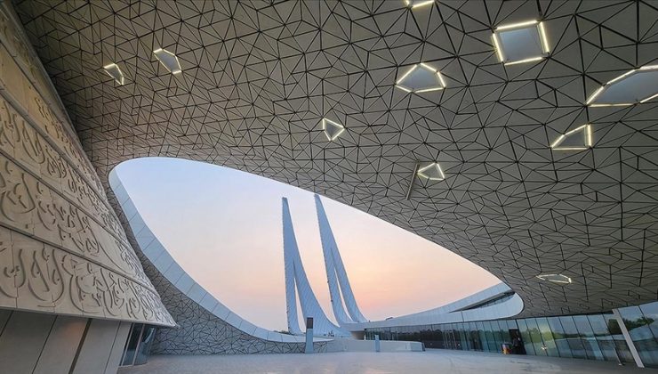 Katar’da çağın ruhuyla harmanlanmış bir İslam mimarisi: Eğitim Şehri Camisi