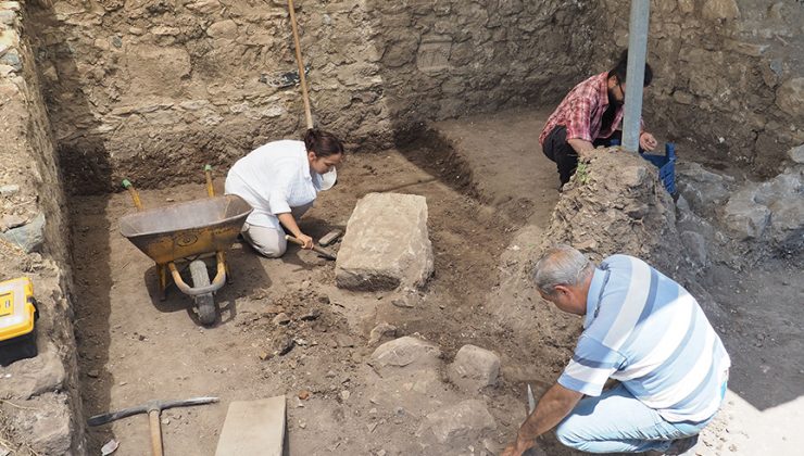 Antandros Antik Kenti’ndeki kazılarda 2 bin 350 yıllık Kibele Heykeli’ne rastlandı