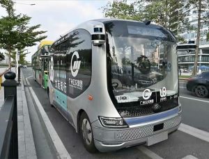 Çin’de sürücüsüz otobüsler test sürüşüne başladı