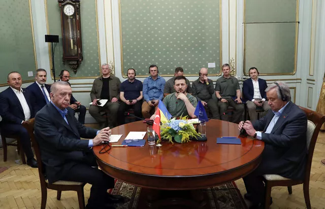 Ukrayna’da üçlü zirve! Cumhurbaşkanı Erdoğan: Arabulucu rolüne hazırız