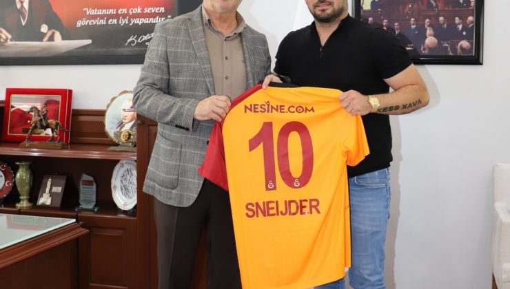 Wesley Sneijder Saruhanlı’da