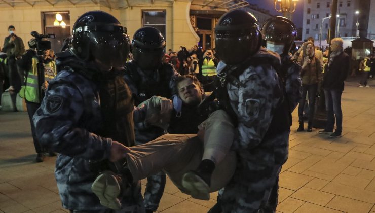 Rusya’daki seferberlik karşıtı protestolarda gözaltı sayısı bini aştı