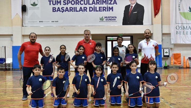 Osmangazili Badmintoncular Işık Saçıyor 