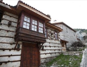 Antalya’nın ‘düğmeli evleri’ restore ediliyor