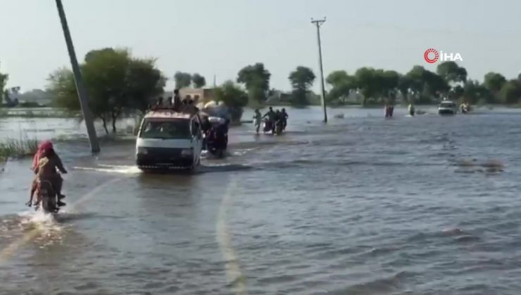 Pakistan’da sel felaketinde ölü sayısı artıyor