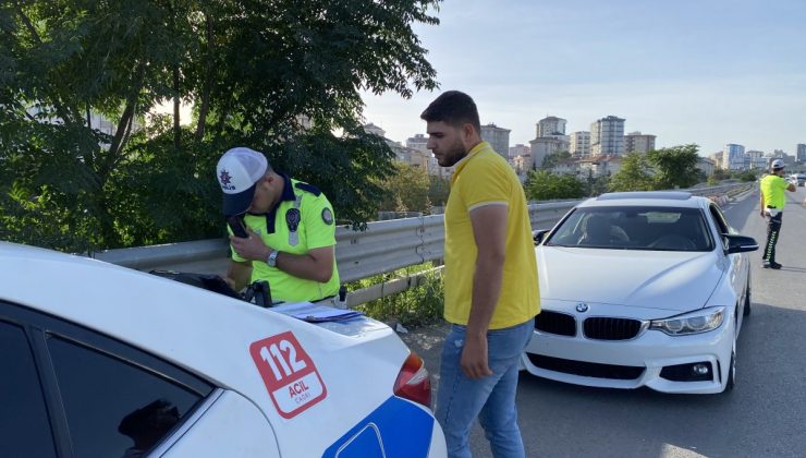 Kadıköy’de çakar denetimi: Sürücülere ceza yağdı