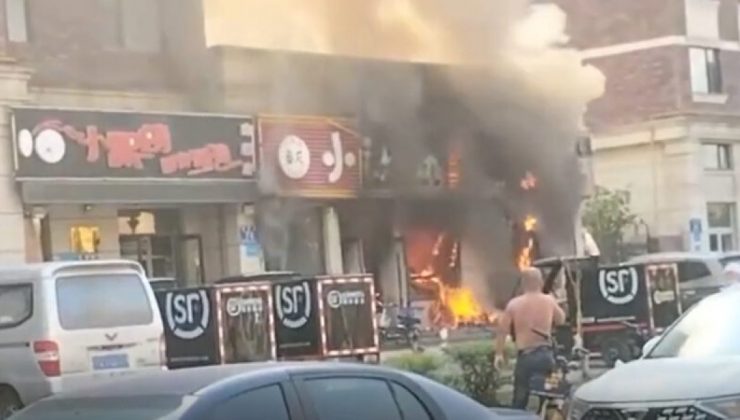 Çin’deki bir restoranda yangın çıktı
