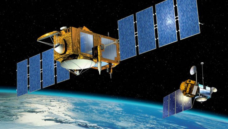 Rusya: ABD uydusu uzay araçlarını tehlikeye atıyor