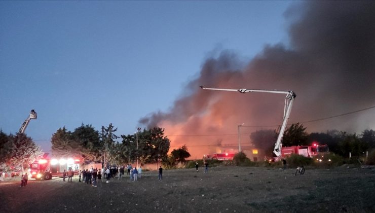 Silivri’de elektronik eşya fabrikasında yangın