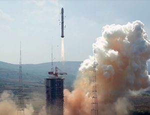 Çin, çevre gözlem uydusu ‘Yunhay-1’i fırlattı
