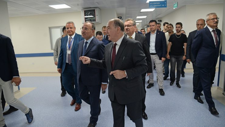 Bakan Bozdağ, BUÜ Hastanesi’nin yenilenen acil servislerini hizmete açtı