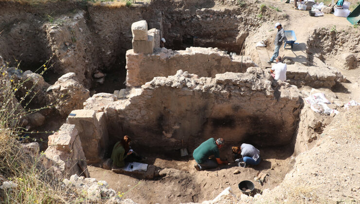 Antiocheia Antik Kenti’nde Roma dönemine ait odalar ve sunu kapları bulundu