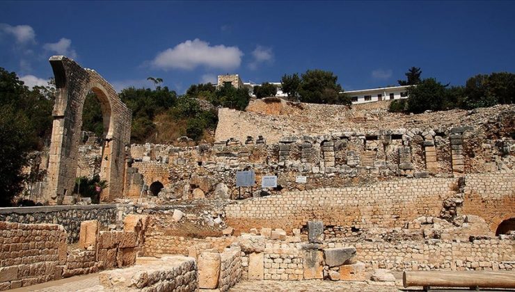 Elaiussa Sebaste Antik Kenti’ndeki hamam sütunları ayağa kaldırılacak