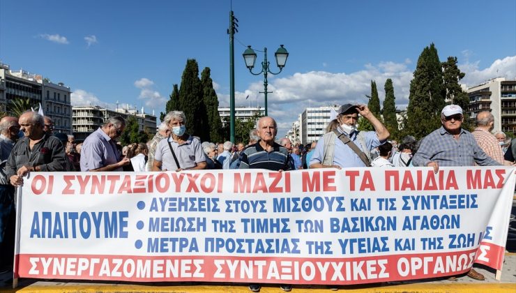Yunanistan’da emekliler, maaş eylemi yaptı