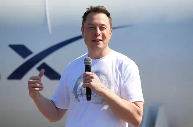 Elon Musk “Başka bir çare yoksa yaparım” diyerek iPhone ve diğerlerine meydan okudu!