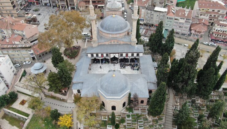 Bursa’da 300 yıllık mumlar yerine kondu