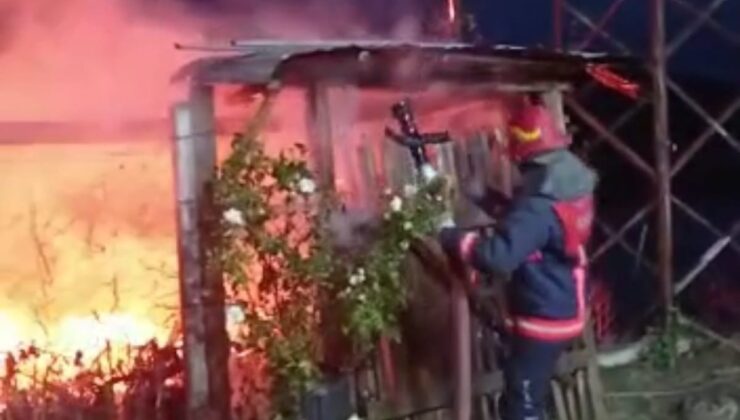 Bursa’da baraj kenarındaki bağ evi alev alev yandı