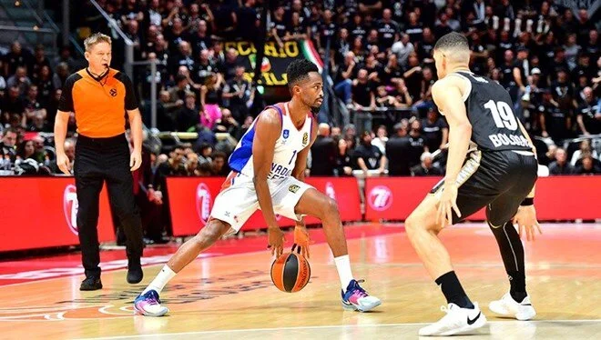 Anadolu Efes, EuroLeague’de üst üste 3. galibiyetini aldı