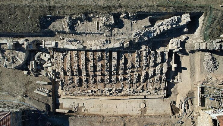 Aizanoi’de Romalılardan kalma yuvarlak planlı çeşme kalıntısı bulundu