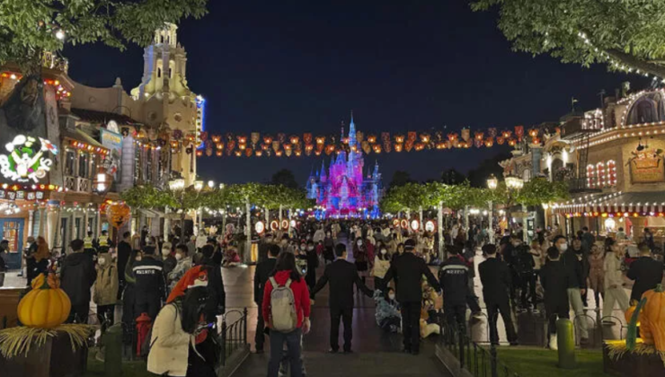 Şanghay’daki Disneyland Covid-19 tedbirleri kapsamında kapatıldı