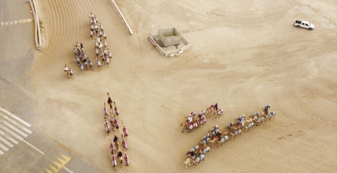 Katar’da “develer üzerinde hentbol” maçı oynandı