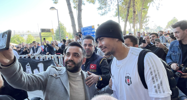 Beşiktaş’a Antalya’da coşkulu karşılama