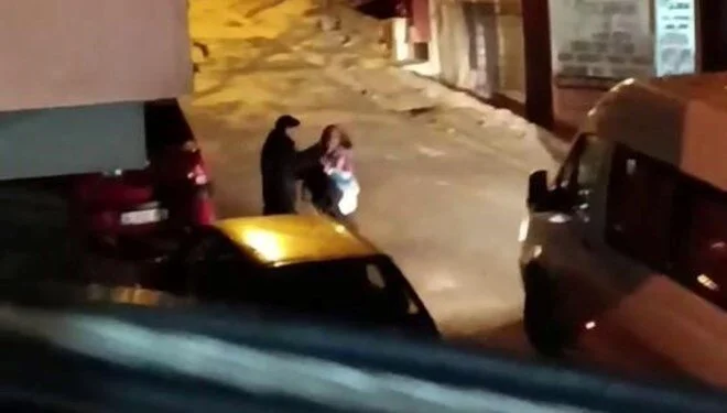 İstanbul’da sokak ortasında kadına şiddet