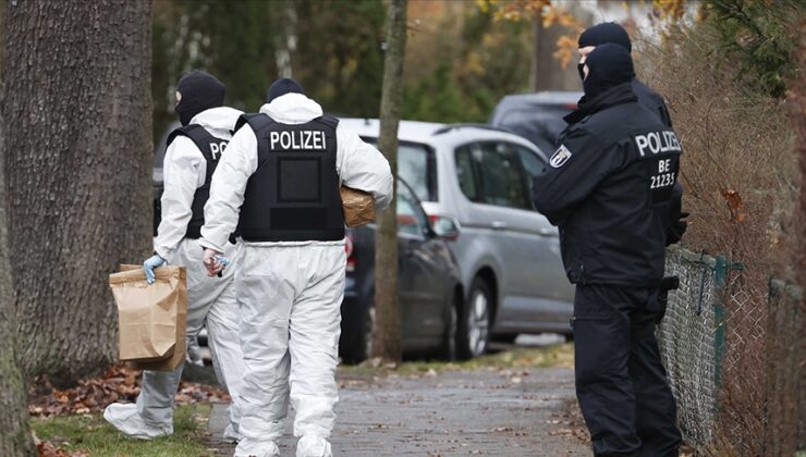 Almanya’da darbe iddiasıyla gözaltına alınan şüphelilerin üzerinden ‘düşman listesi’ çıktı