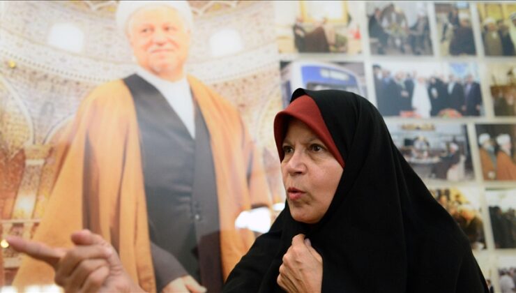 İran’da eski Cumhurbaşkanı Rafsancani’nin kızı “gösterilere destek” suçlamasıyla yargılanıyor
